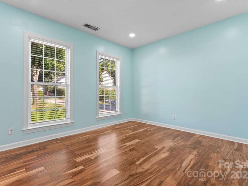 8000 Pelorus Lane, Charlotte, NC 28269.  MLS# CAR4274298, YatesRealty ID 23745. 