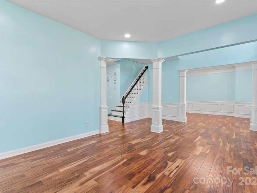 8000 Pelorus Lane, Charlotte, NC 28269.  MLS# CAR4274298, YatesRealty ID 23745. 
