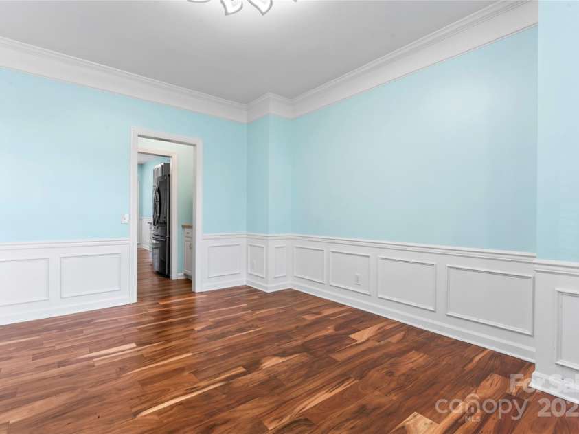 8000 Pelorus Lane, Charlotte, NC 28269.  MLS# CAR4274298, YatesRealty ID 23745. 