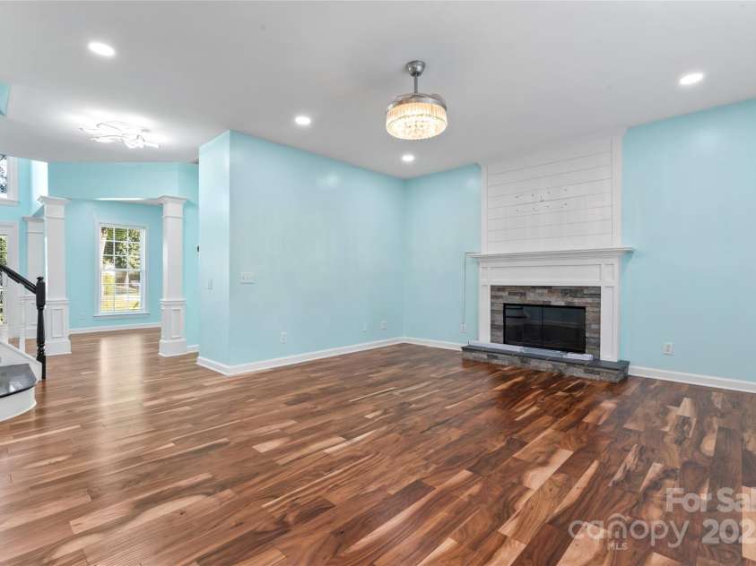 8000 Pelorus Lane, Charlotte, NC 28269.  MLS# CAR4274298, YatesRealty ID 23745. 