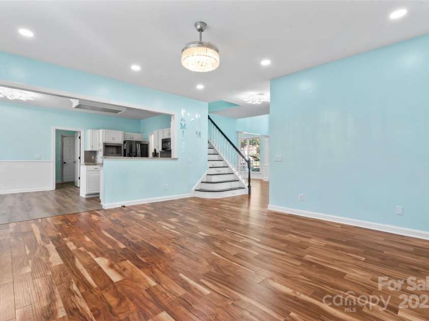 8000 Pelorus Lane, Charlotte, NC 28269.  MLS# CAR4274298, YatesRealty ID 23745. 