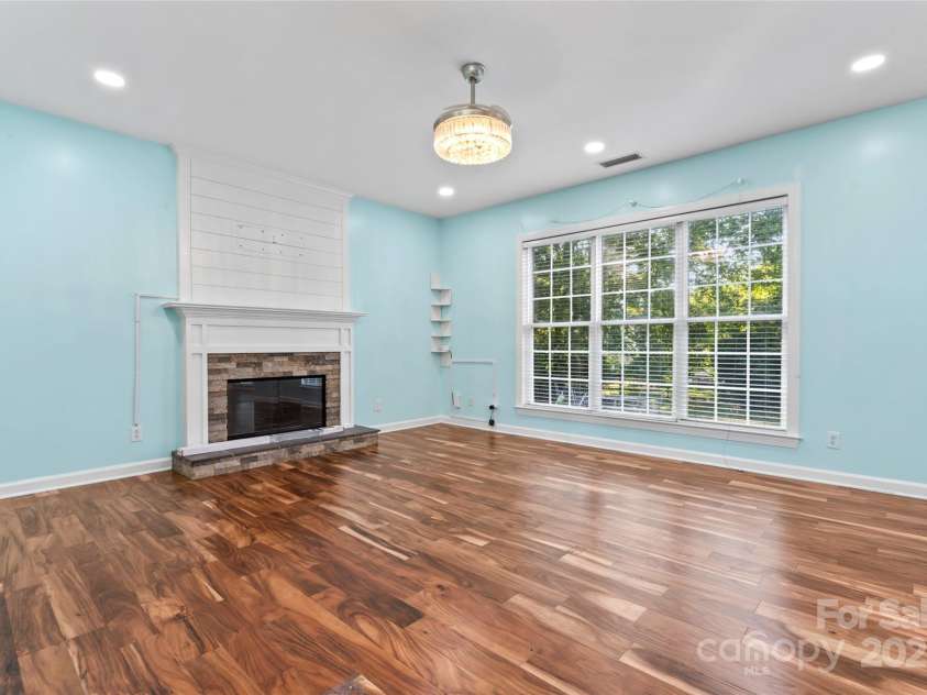 8000 Pelorus Lane, Charlotte, NC 28269.  MLS# CAR4274298, YatesRealty ID 23745. 