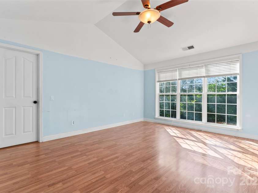 8000 Pelorus Lane, Charlotte, NC 28269.  MLS# CAR4274298, YatesRealty ID 23745. 