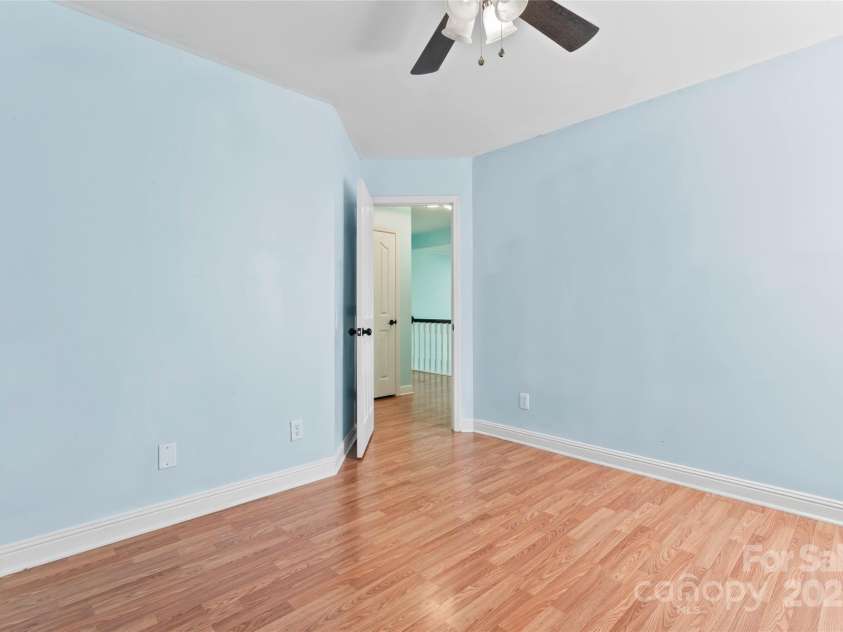 8000 Pelorus Lane, Charlotte, NC 28269.  MLS# CAR4274298, YatesRealty ID 23745. 