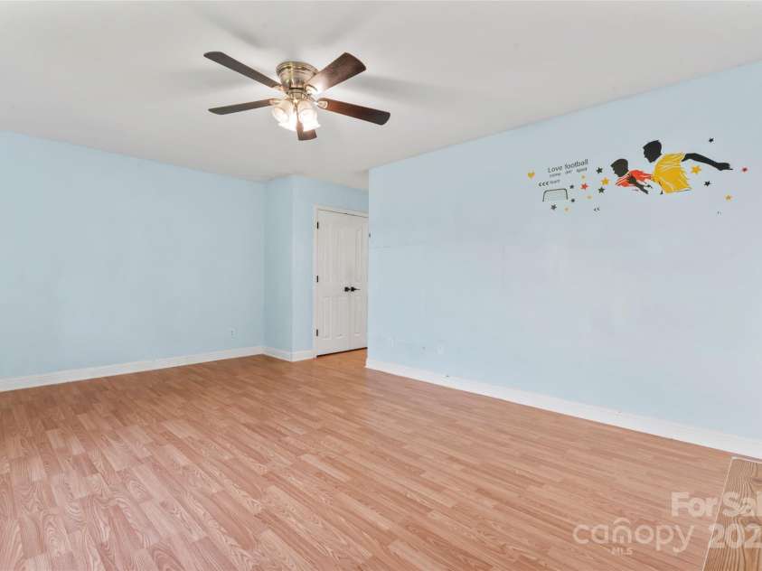 8000 Pelorus Lane, Charlotte, NC 28269.  MLS# CAR4274298, YatesRealty ID 23745. 