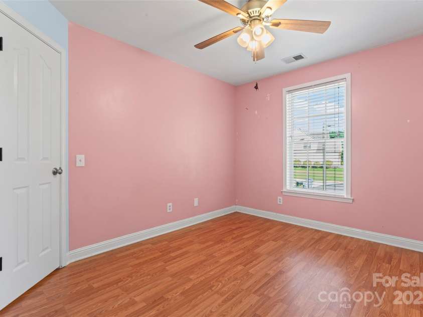 8000 Pelorus Lane, Charlotte, NC 28269.  MLS# CAR4274298, YatesRealty ID 23745. 