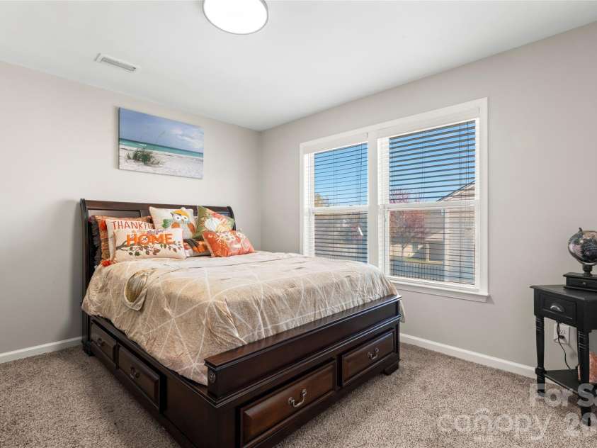 14422 Lake Crossing Drive, Charlotte, NC 28278.  MLS# CAR4313823, YatesRealty ID 23747. 