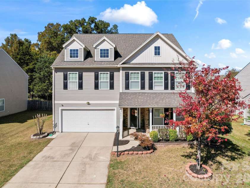 14422 Lake Crossing Drive, Charlotte, NC 28278.  MLS# CAR4313823, YatesRealty ID 23747. 