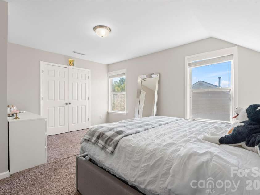 14422 Lake Crossing Drive, Charlotte, NC 28278.  MLS# CAR4313823, YatesRealty ID 23747. Bedroom on 3rd level