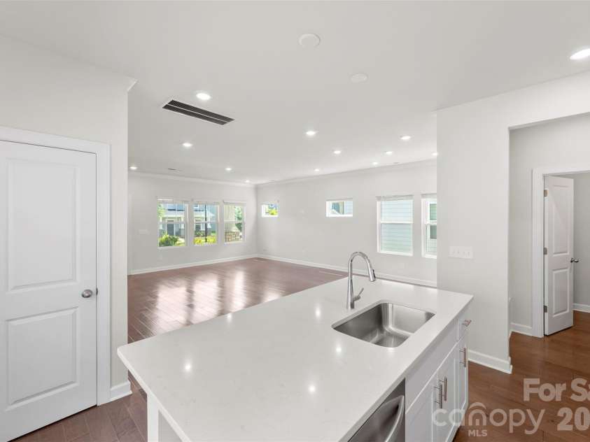 13112 Kenworth Road, Charlotte, NC 28278.  MLS# CAR4381350, YatesRealty ID 23748. 