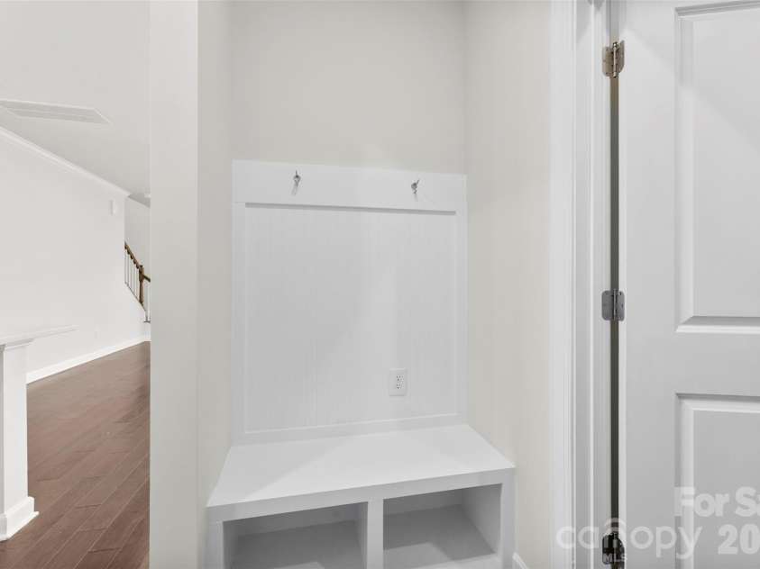 13112 Kenworth Road, Charlotte, NC 28278.  MLS# CAR4381350, YatesRealty ID 23748. 