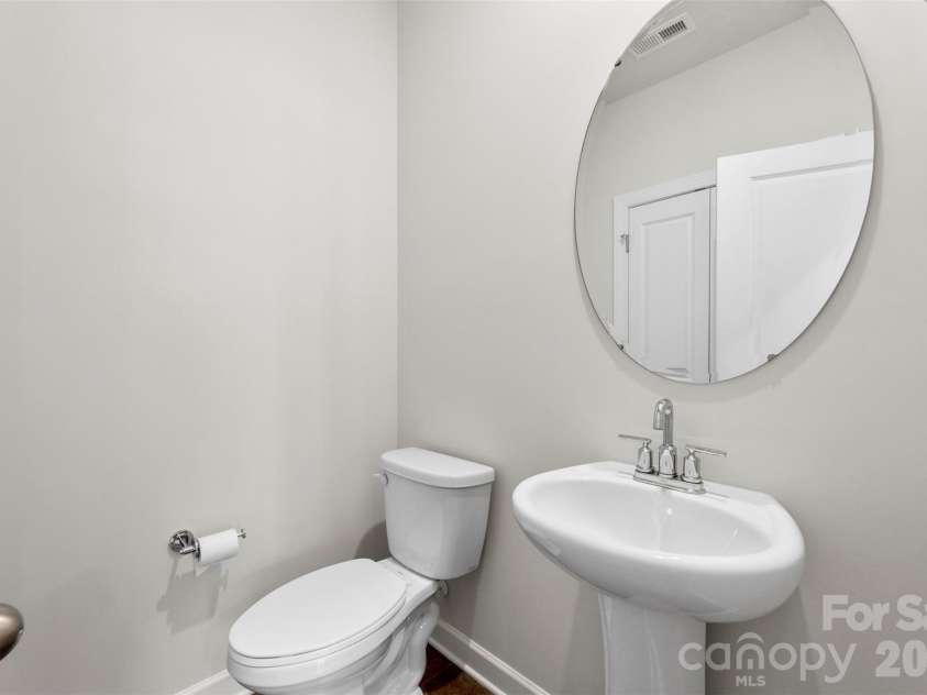 13112 Kenworth Road, Charlotte, NC 28278.  MLS# CAR4381350, YatesRealty ID 23748. 