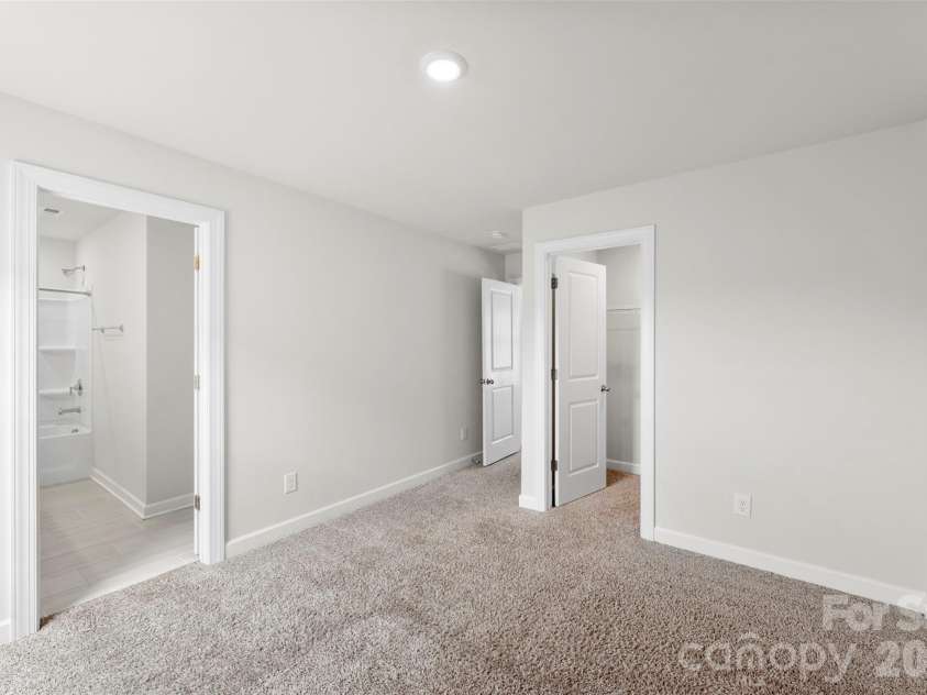13112 Kenworth Road, Charlotte, NC 28278.  MLS# CAR4381350, YatesRealty ID 23748. 