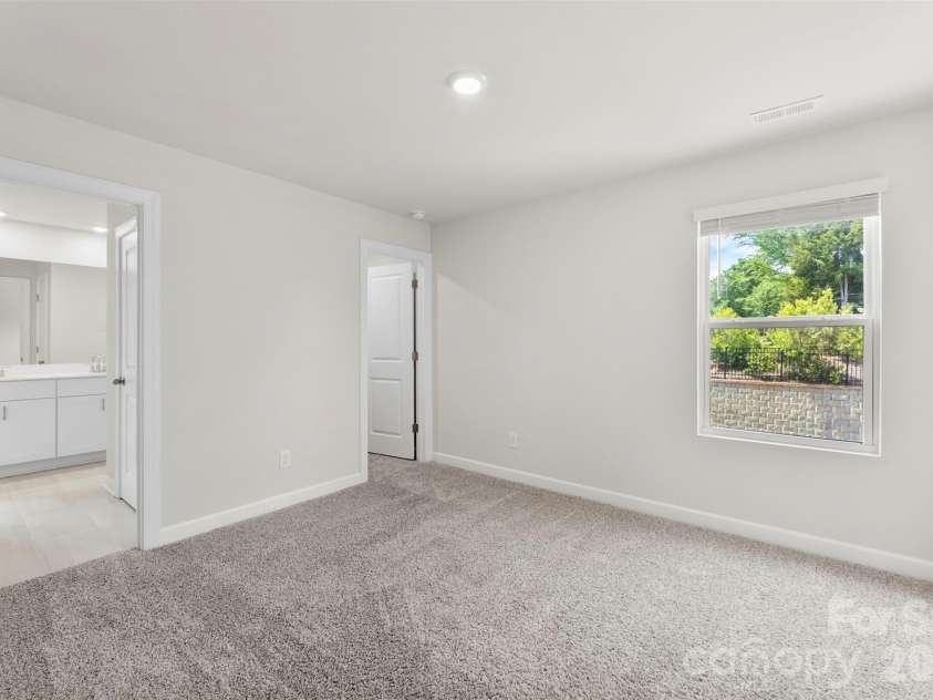 13112 Kenworth Road, Charlotte, NC 28278.  MLS# CAR4381350, YatesRealty ID 23748. 