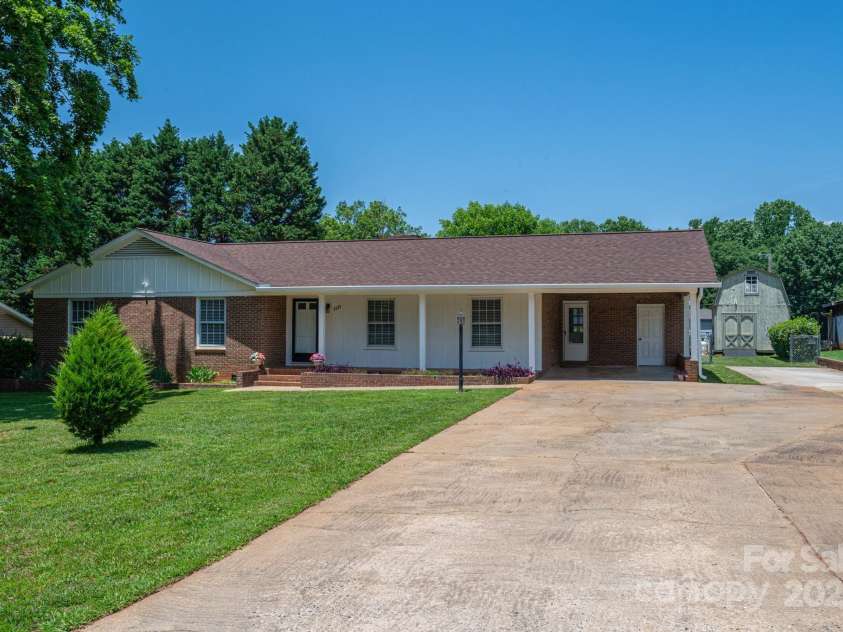 1613 Spangler Drive, Shelby, NC 28150.  MLS# CAR4268167, YatesRealty ID 23749. 