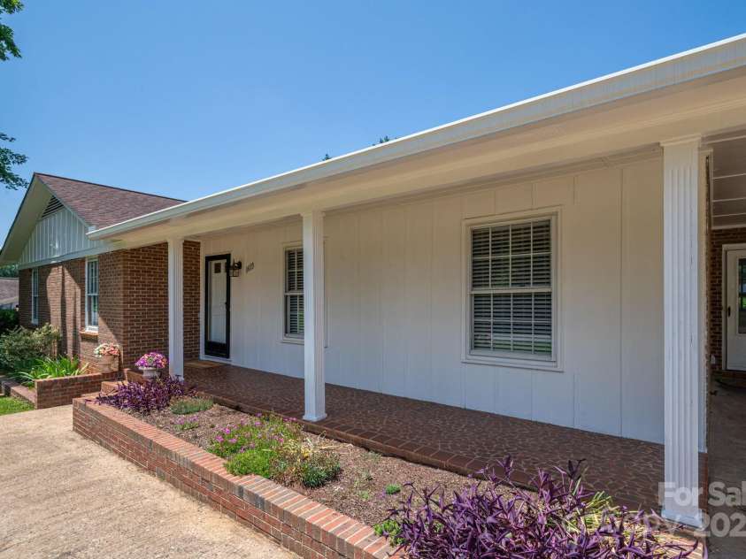 1613 Spangler Drive, Shelby, NC 28150.  MLS# CAR4268167, YatesRealty ID 23749. 