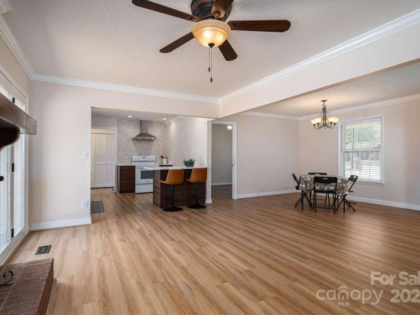 1613 Spangler Drive, Shelby, NC 28150.  MLS# CAR4268167, YatesRealty ID 23749. 