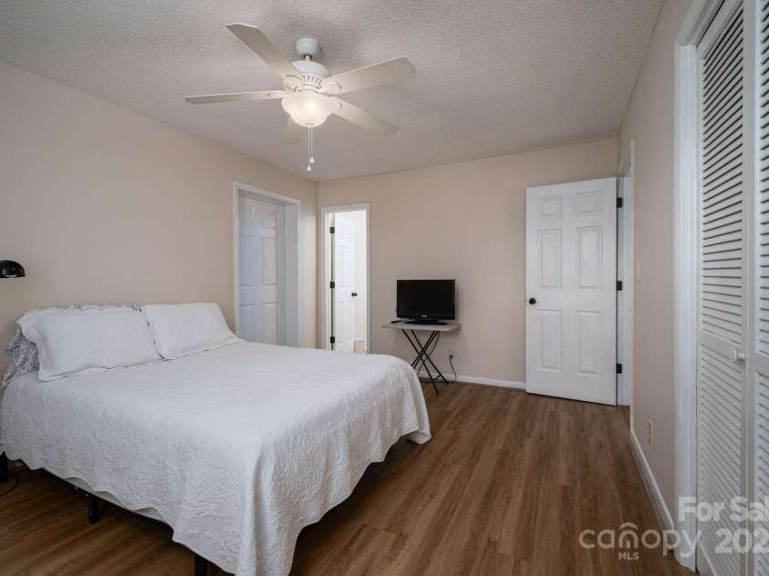 1613 Spangler Drive, Shelby, NC 28150.  MLS# CAR4268167, YatesRealty ID 23749. 