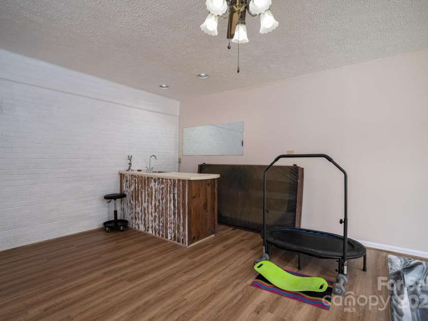 1613 Spangler Drive, Shelby, NC 28150.  MLS# CAR4268167, YatesRealty ID 23749. 