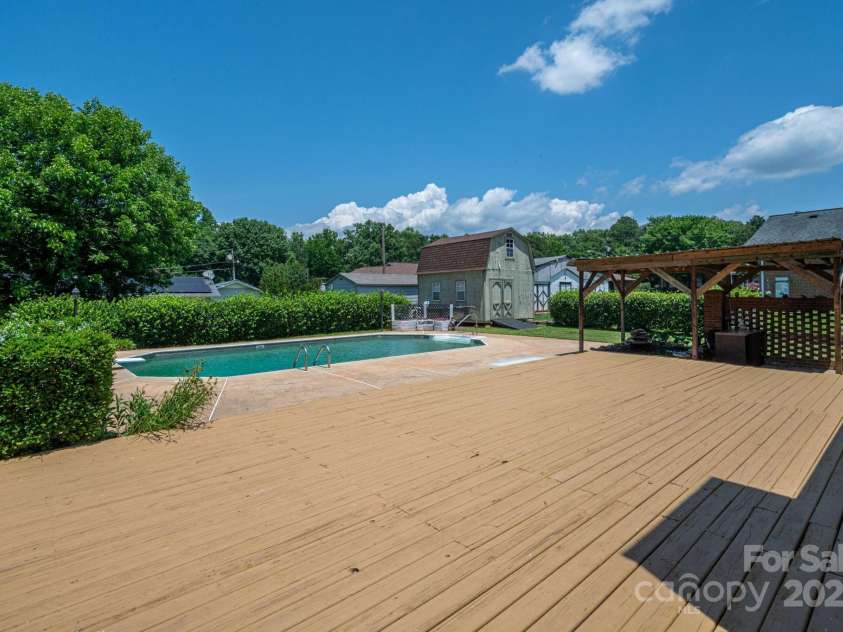 1613 Spangler Drive, Shelby, NC 28150.  MLS# CAR4268167, YatesRealty ID 23749. 