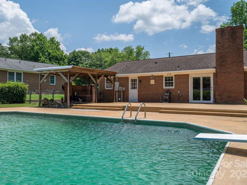 1613 Spangler Drive, Shelby, NC 28150.  MLS# CAR4268167, YatesRealty ID 23749. 