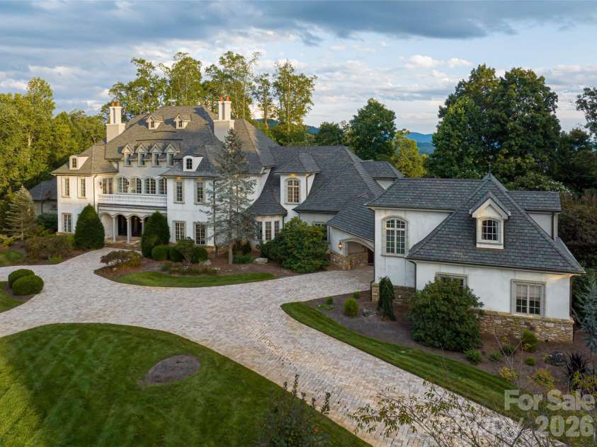 316 Braeside Court, Asheville, NC 28803.  MLS# CAR4381406, YatesRealty ID 23749. 