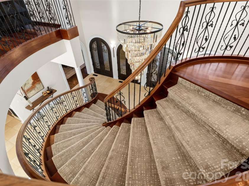 316 Braeside Court, Asheville, NC 28803.  MLS# CAR4381406, YatesRealty ID 23749. 