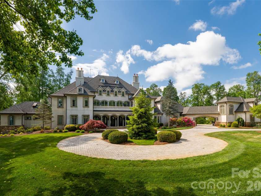 316 Braeside Court, Asheville, NC 28803.  MLS# CAR4381406, YatesRealty ID 23749. 