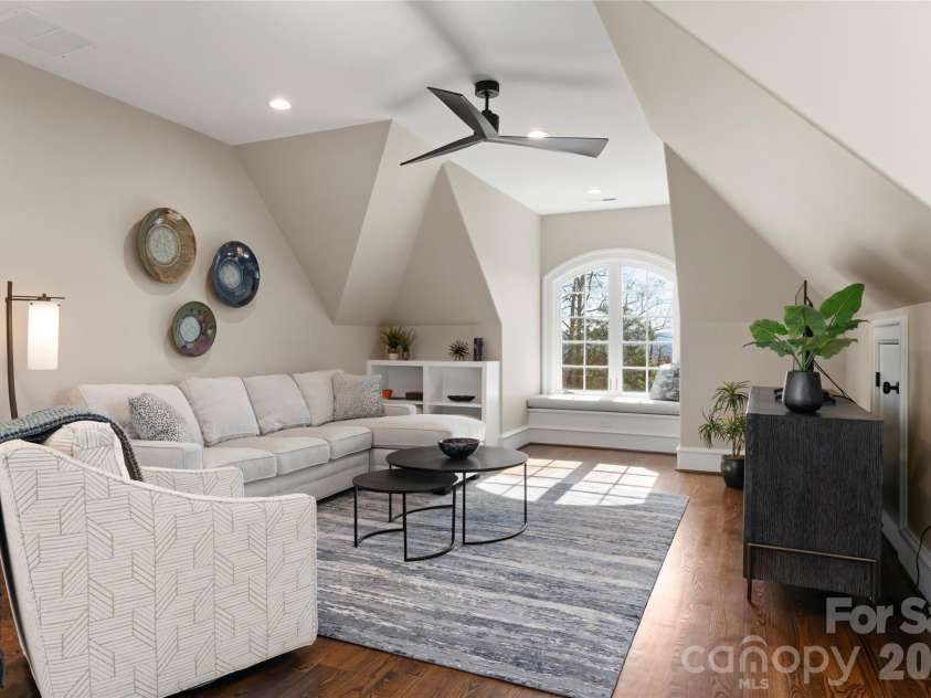 316 Braeside Court, Asheville, NC 28803.  MLS# CAR4381406, YatesRealty ID 23749. Bonus/ flex space on upper level