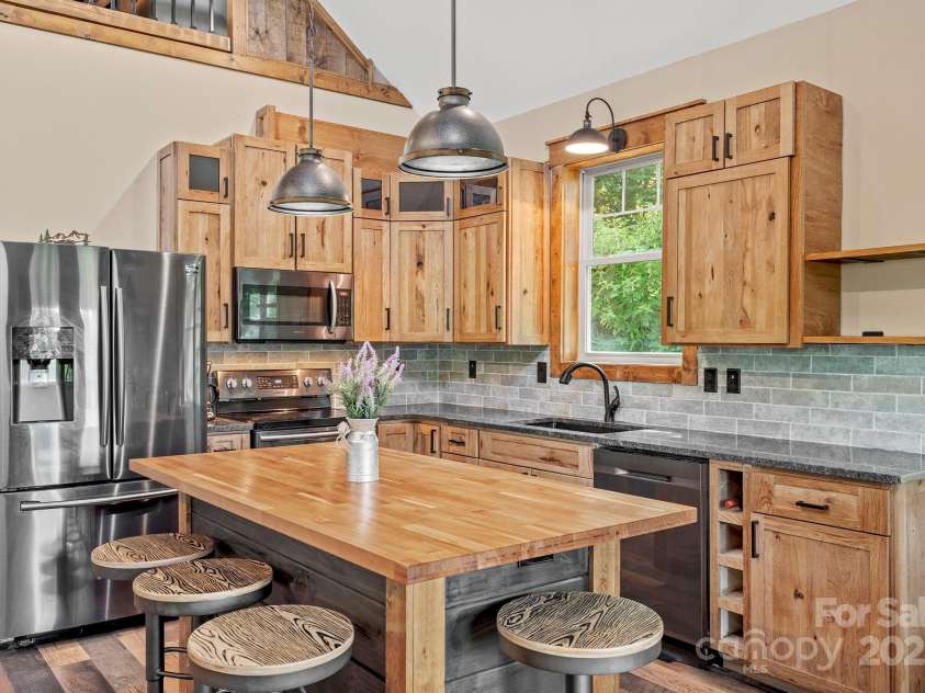 211 Wimbledon Court, Leicester, NC 28748.  MLS# CAR4282560, YatesRealty ID 2375. 