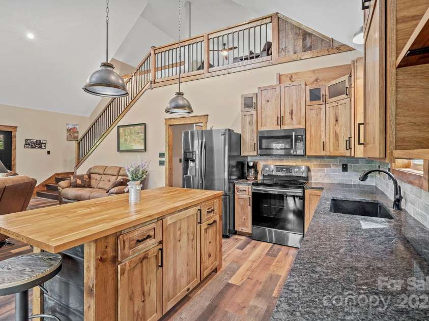 211 Wimbledon Court, Leicester, NC 28748.  MLS# CAR4282560, YatesRealty ID 2375. 