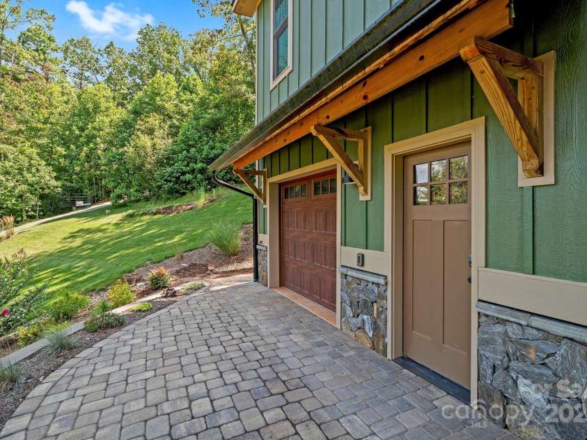 211 Wimbledon Court, Leicester, NC 28748.  MLS# CAR4282560, YatesRealty ID 2375. 