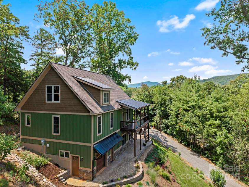 211 Wimbledon Court, Leicester, NC 28748.  MLS# CAR4282560, YatesRealty ID 2375. 