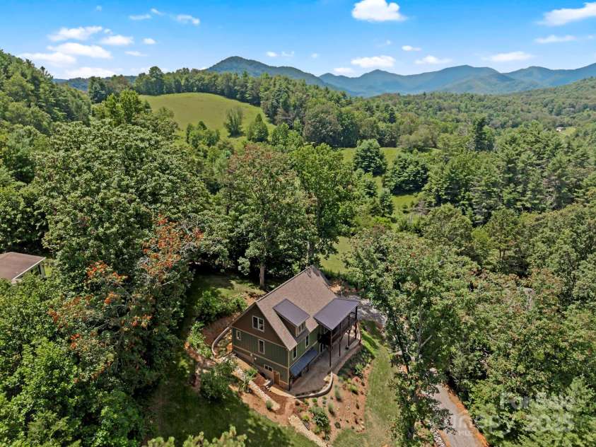 211 Wimbledon Court, Leicester, NC 28748.  MLS# CAR4282560, YatesRealty ID 2375. 