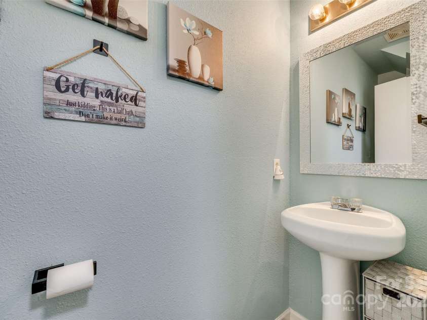 6523 Matlea Court, Charlotte, NC 28215.  MLS# CAR4222699, YatesRealty ID 2375. 