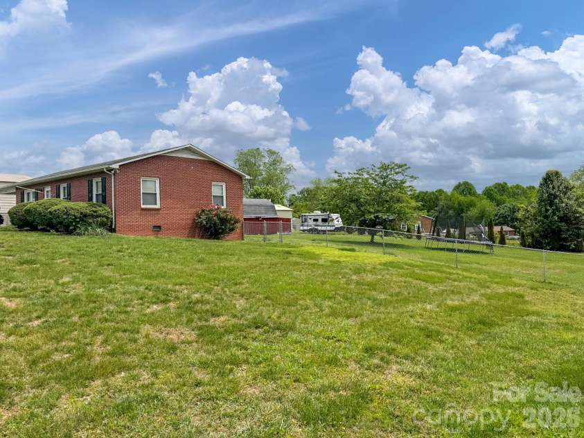 2101 LaMesa Court, Lenoir, NC 28645.  MLS# CAR4378886, YatesRealty ID 23751. 