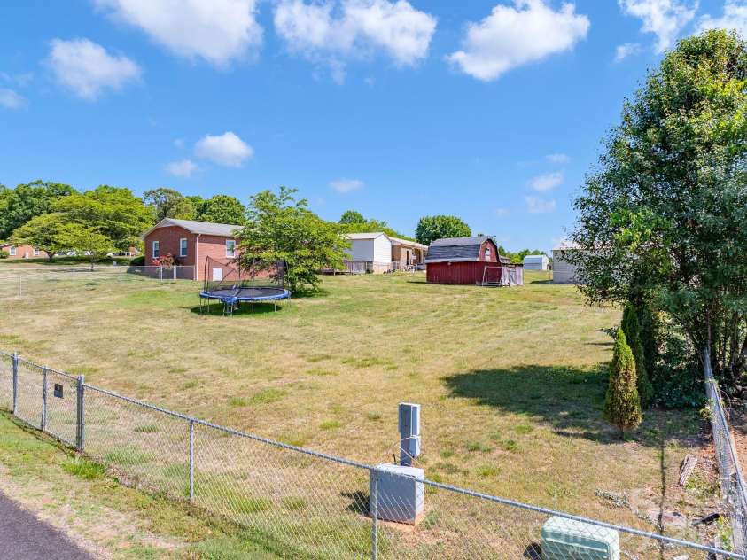 2101 LaMesa Court, Lenoir, NC 28645.  MLS# CAR4378886, YatesRealty ID 23751. 