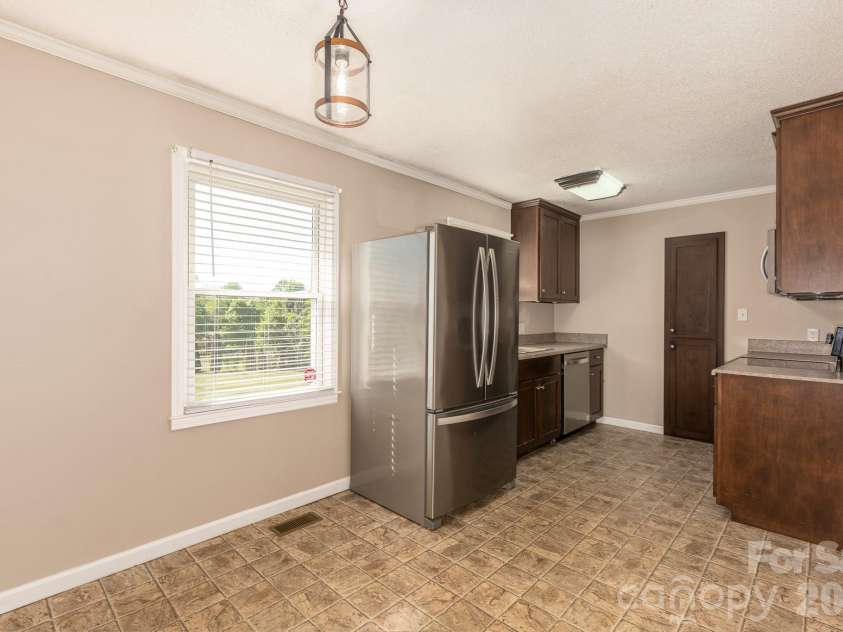2101 LaMesa Court, Lenoir, NC 28645.  MLS# CAR4378886, YatesRealty ID 23751. 