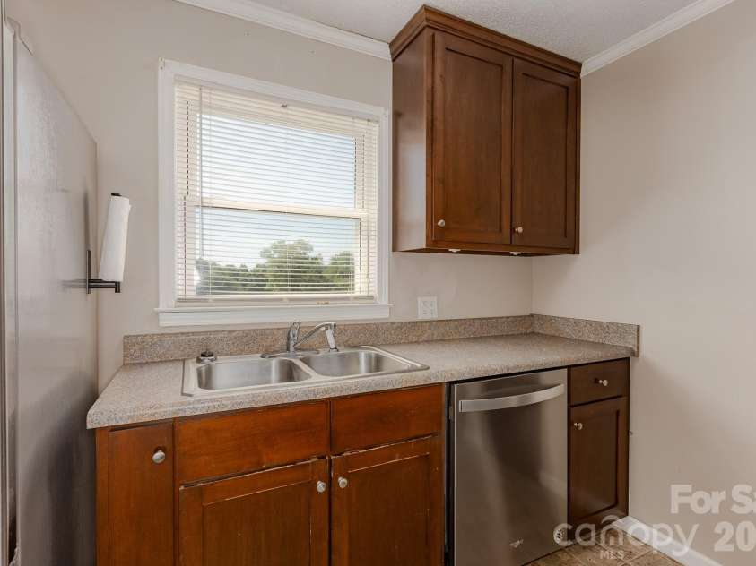 2101 LaMesa Court, Lenoir, NC 28645.  MLS# CAR4378886, YatesRealty ID 23751. 
