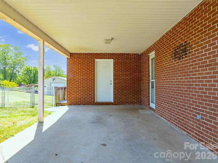 2101 LaMesa Court, Lenoir, NC 28645.  MLS# CAR4378886, YatesRealty ID 23751. 