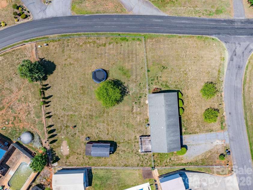 2101 LaMesa Court, Lenoir, NC 28645.  MLS# CAR4378886, YatesRealty ID 23751. 