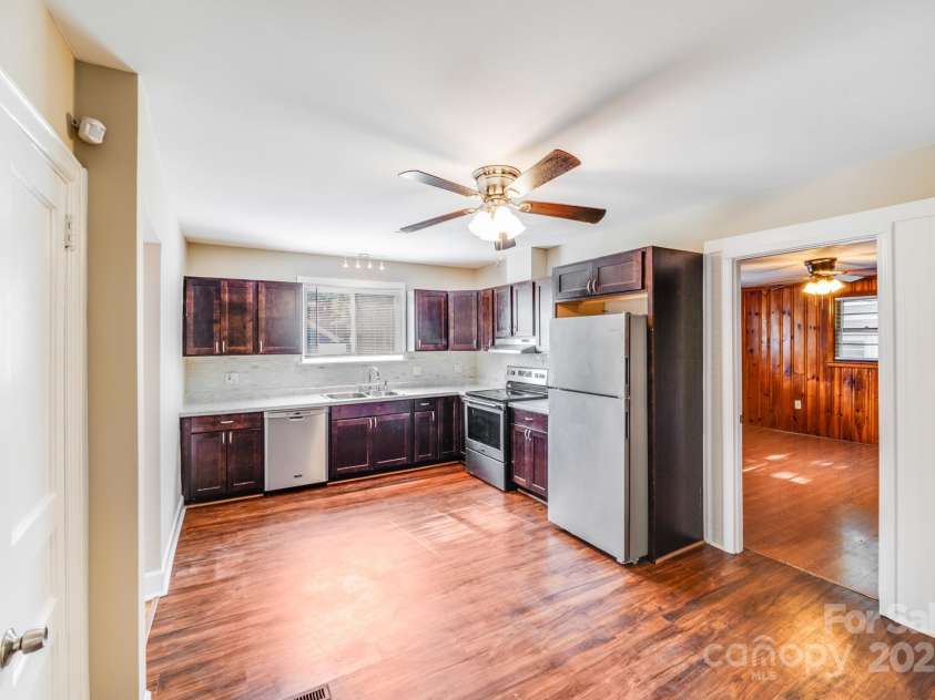 2405 Greenland Avenue, Charlotte, NC 28208.  MLS# CAR4273666, YatesRealty ID 23751. 
