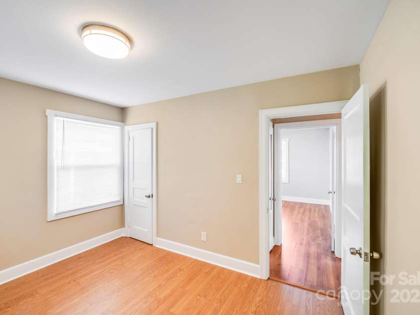 2405 Greenland Avenue, Charlotte, NC 28208.  MLS# CAR4273666, YatesRealty ID 23751. 