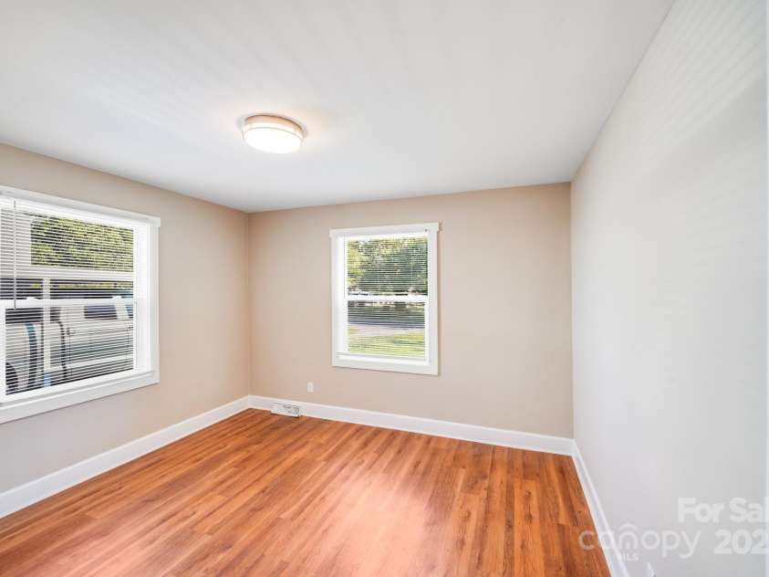 2405 Greenland Avenue, Charlotte, NC 28208.  MLS# CAR4273666, YatesRealty ID 23751. 