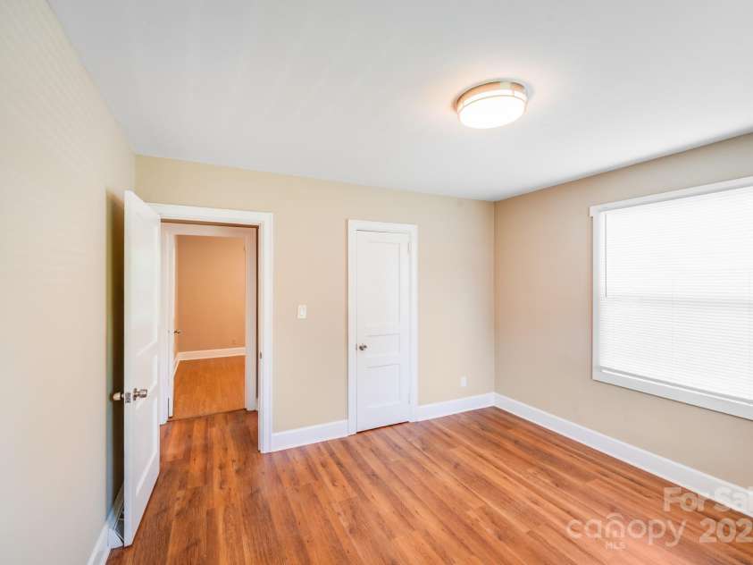 2405 Greenland Avenue, Charlotte, NC 28208.  MLS# CAR4273666, YatesRealty ID 23751. 