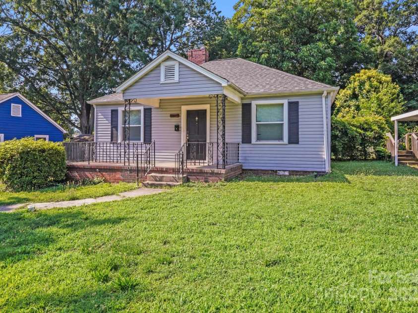 2405 Greenland Avenue, Charlotte, NC 28208.  MLS# CAR4273666, YatesRealty ID 23751. 