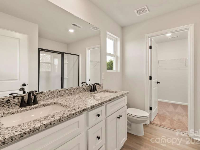 1041 Russell Drive, Winston Salem, NC 27127.  MLS# CAR4273519, YatesRealty ID 23752. 