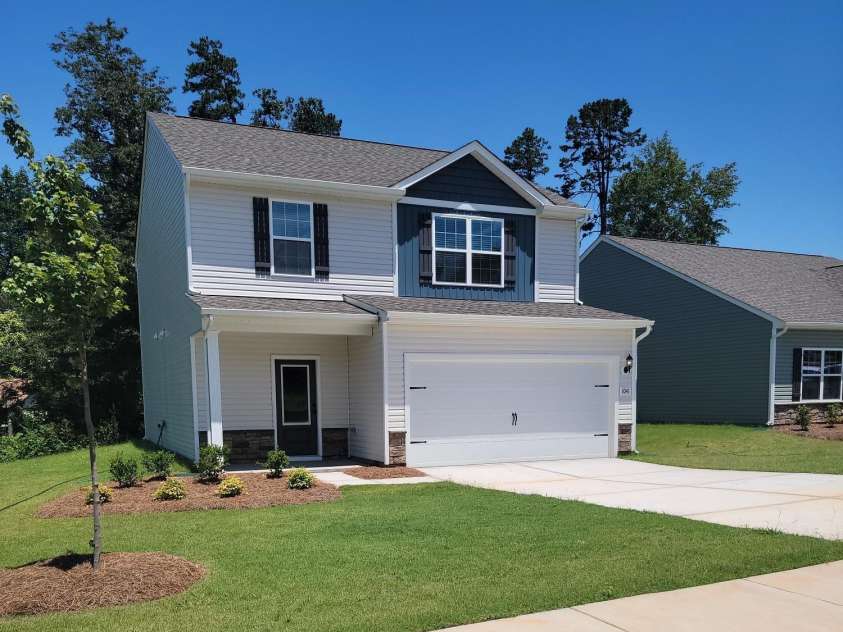 1041 Russell Drive, Winston Salem, NC 27127.  MLS# CAR4273519, YatesRealty ID 23752. Actual Photo