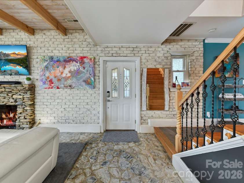5401 Mountain Point Lane, Charlotte, NC 28216.  MLS# CAR4341424, YatesRealty ID 23753. Foyer