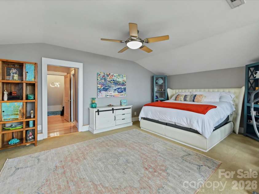 5401 Mountain Point Lane, Charlotte, NC 28216.  MLS# CAR4341424, YatesRealty ID 23753. Primary Bedroom